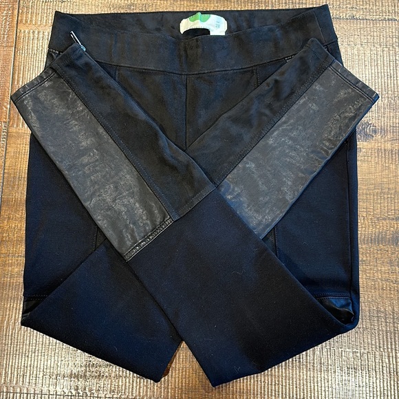 Anthropologie Black Vegan Leather & Suede Leggings Sz 28 - Picture 6 of 11